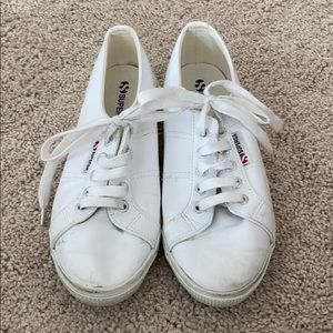 White leather supergas